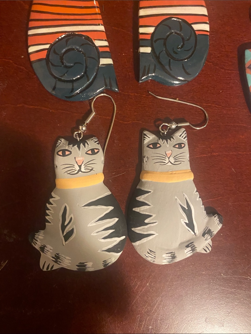 NWOT Hand-Painted Colorful Face & 2 Sets of Cat Earrings Set - Picture 3 of 4